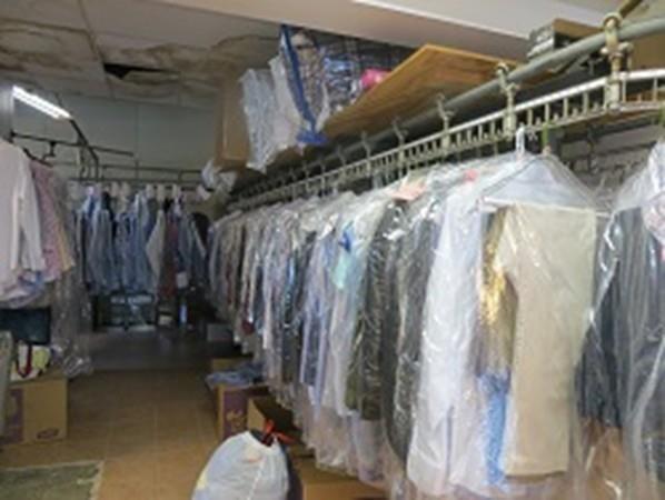 60 Confidential - Photo 1