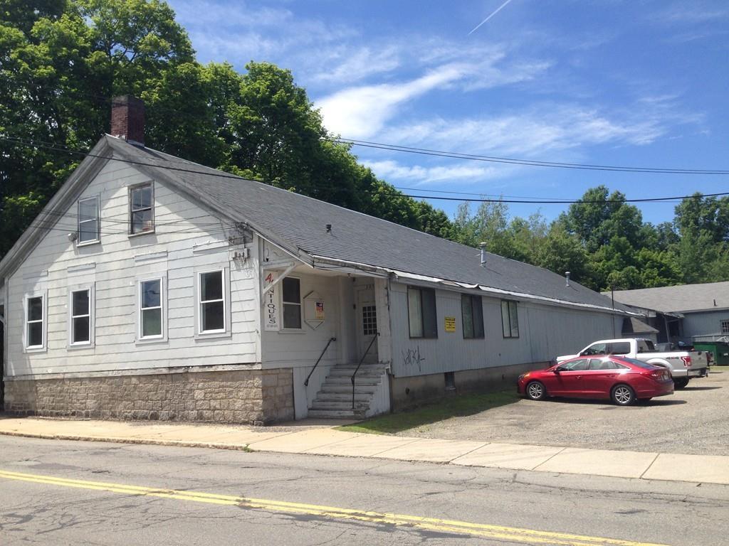 305 Lincoln St - Photo 1