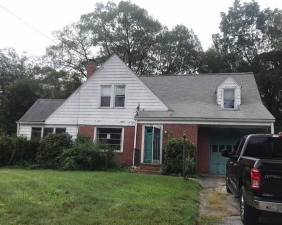 215 W Main St - Photo 1