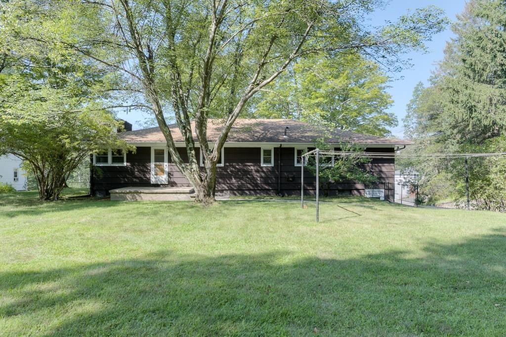 121 River St - Photo 1