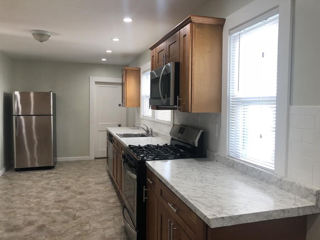 60 62 Holyoke St - Photo 1