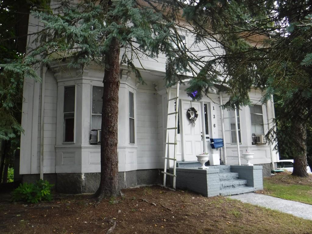 136 Summer St - Photo 1