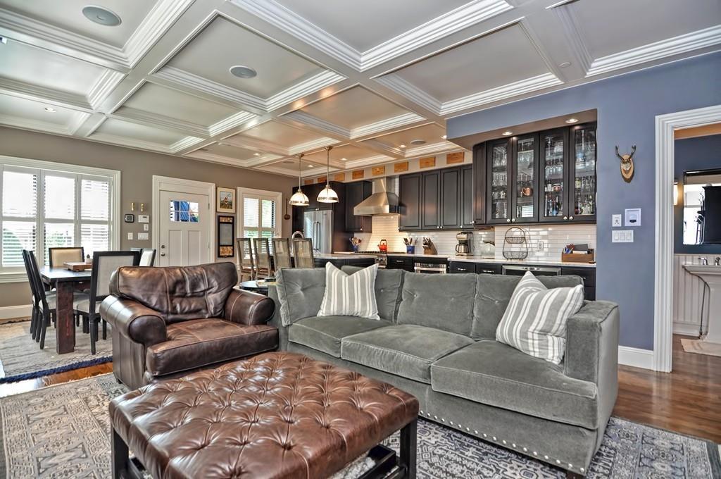 565 East 8th - Photo 1