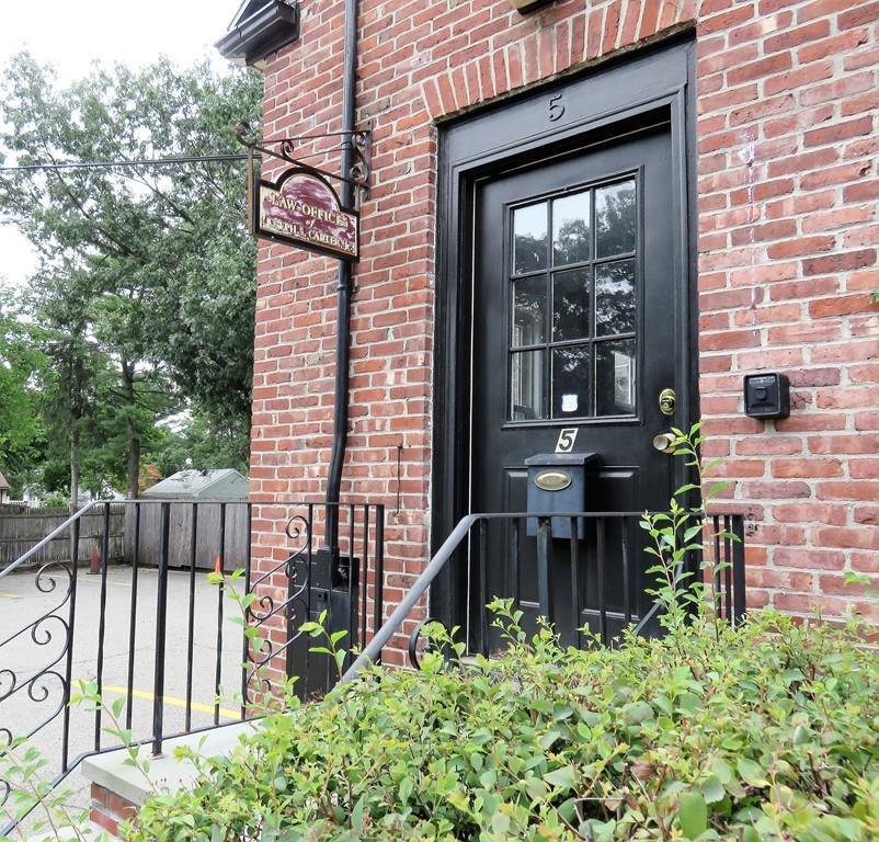 5 Barlow Lane - Photo 1