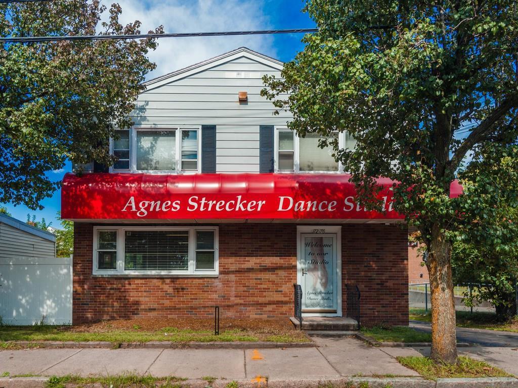 176 Beach St - Photo 1