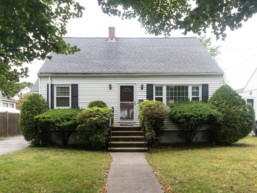 104 Laurie Ave - Photo 1