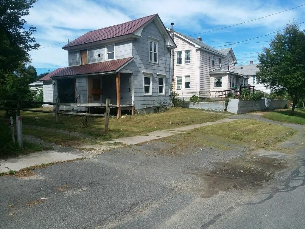 243 Robbins Ave - Photo 1