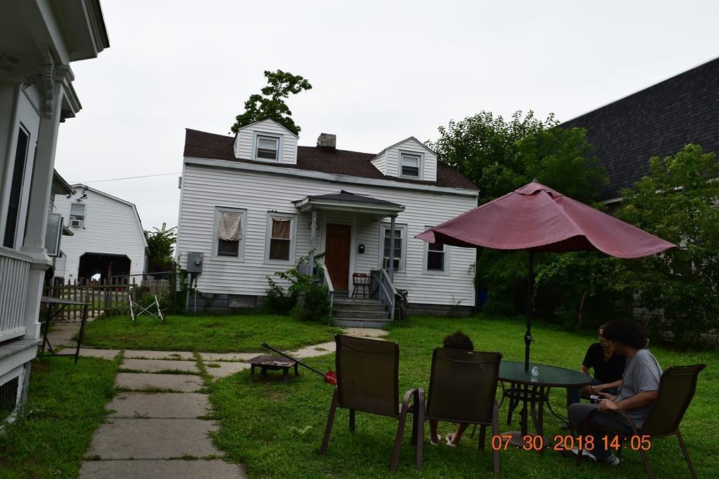 400 Hancock St - Photo 1