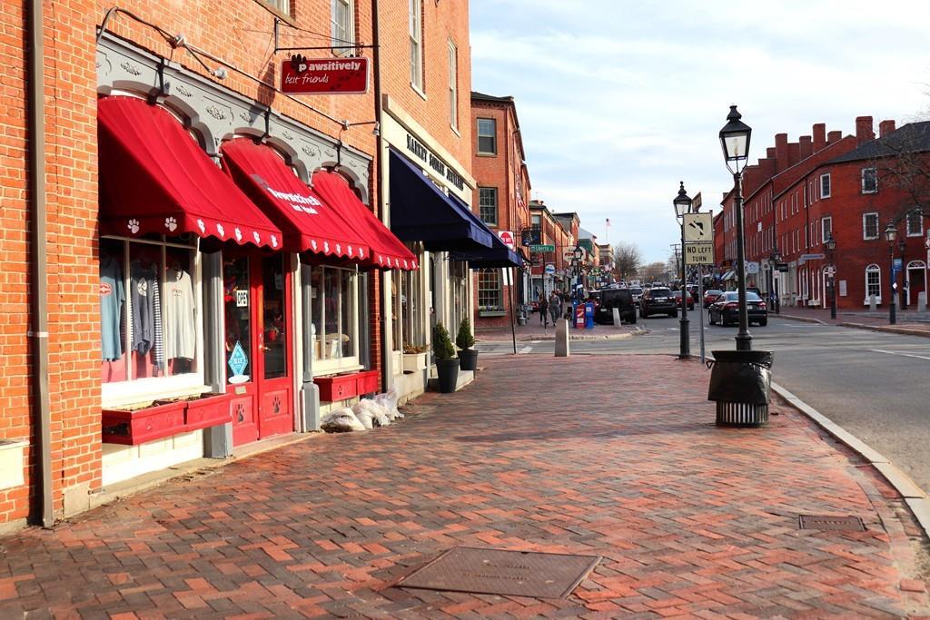 21 Market Square - Photo 1