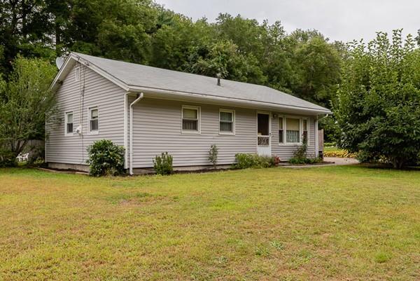 132 Beech St - Photo 1