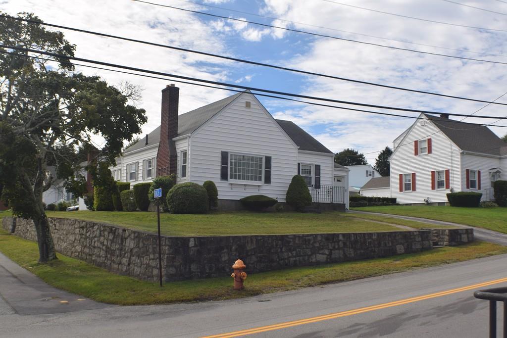 327 Buffinton St - Photo 1