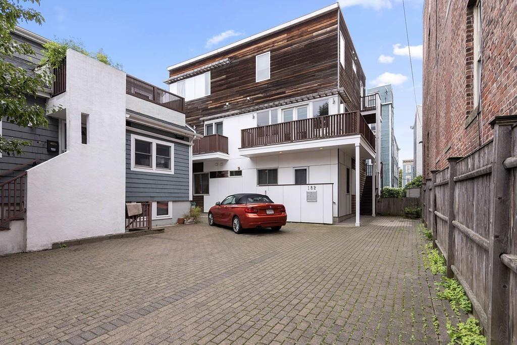 184 Elm St - Photo 1