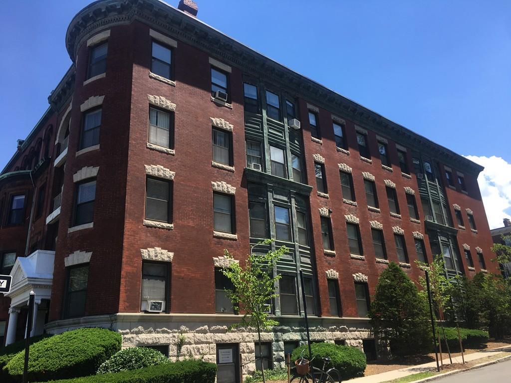 1093 Beacon - Photo 1