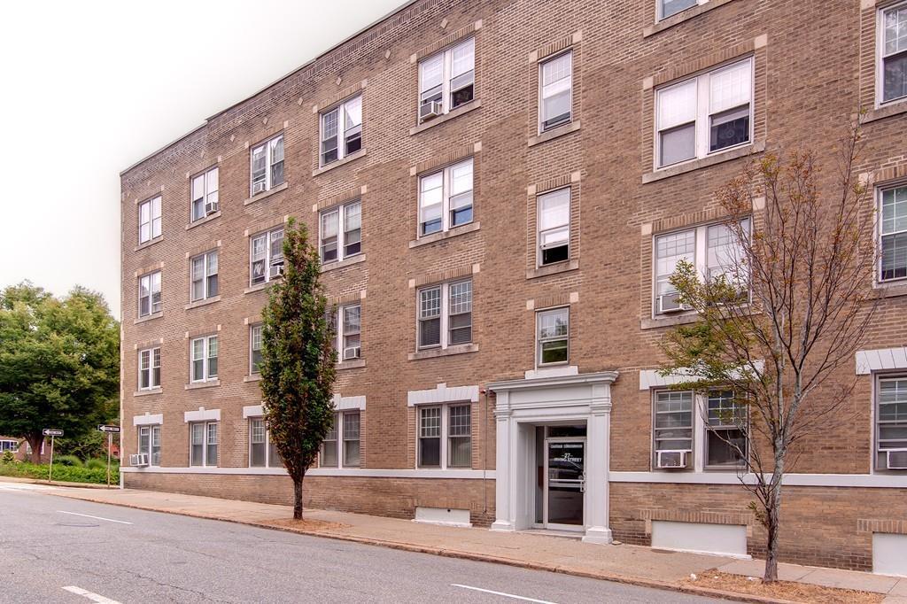 27 Irving St - Photo 1