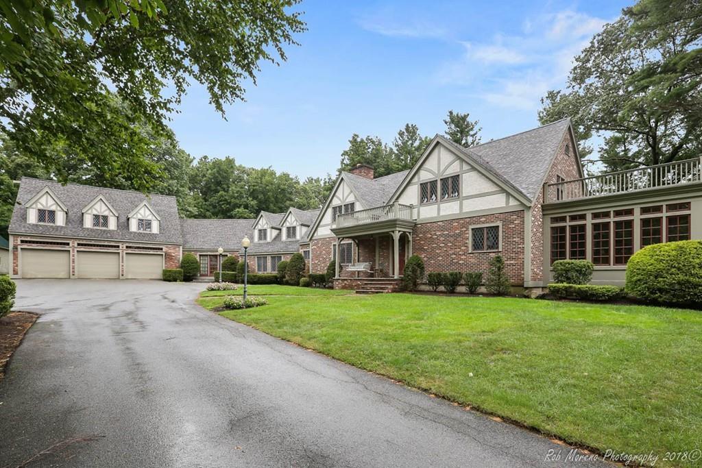 85 Hill St - Photo 1