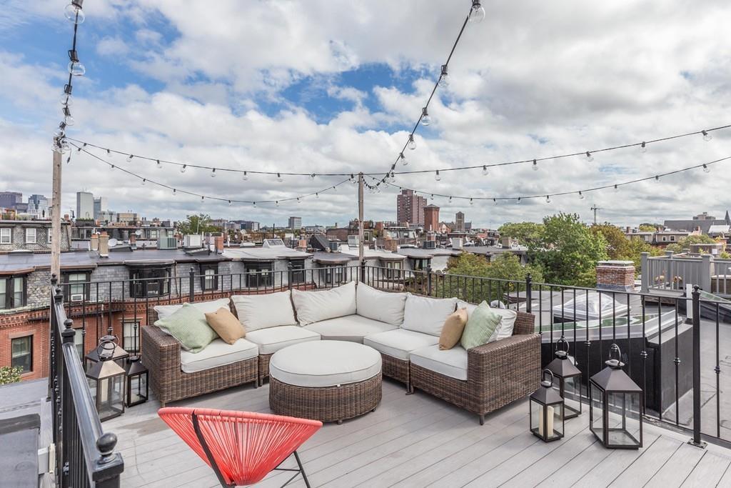 148 W Newton St - Photo 1