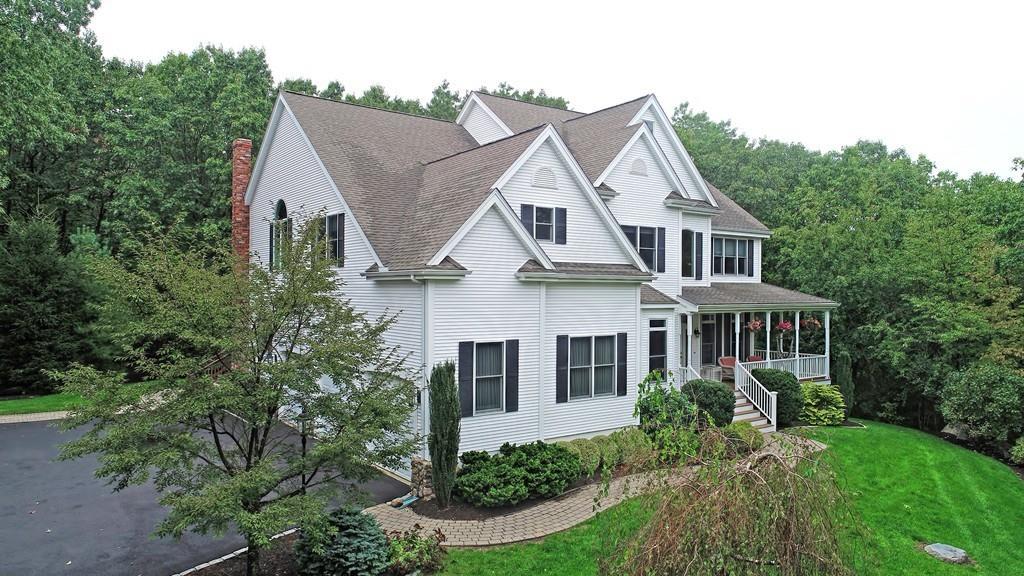 22 Rhodes Dr - Photo 1