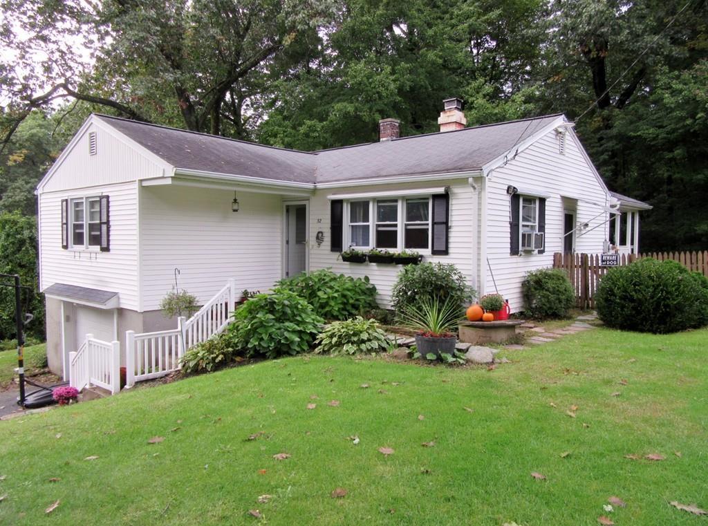 32 Knollwood Dr - Photo 1
