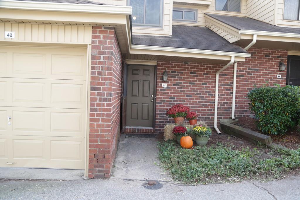42 Elderwood Dr - Photo 1