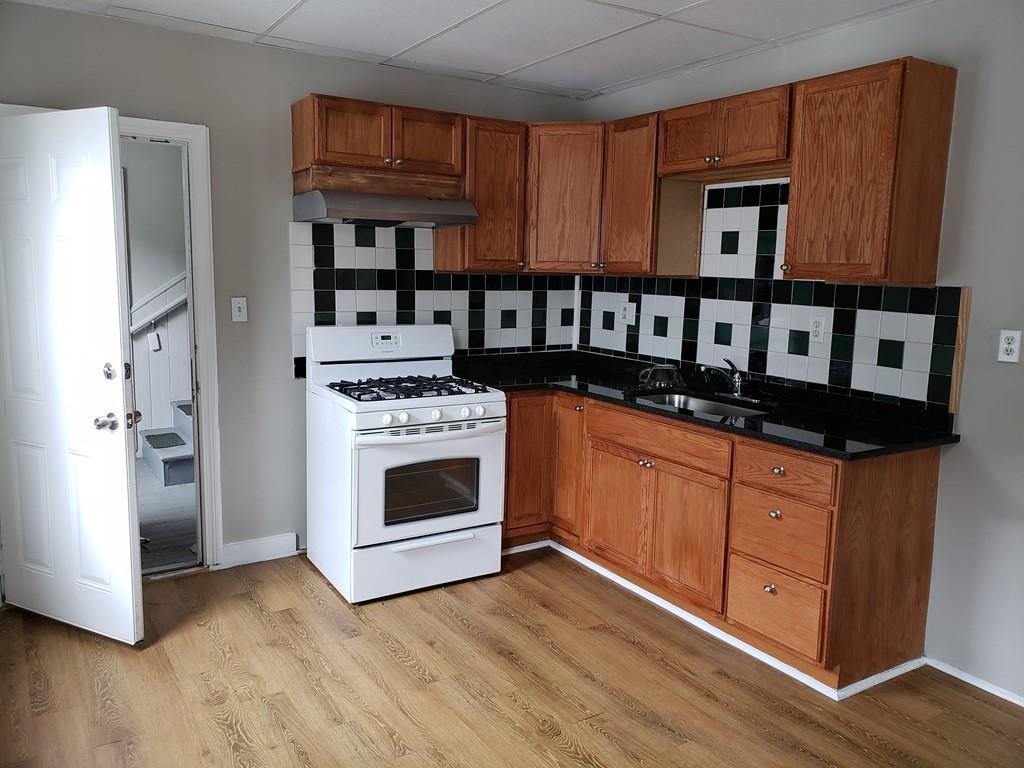 496 4Th St - Photo 1