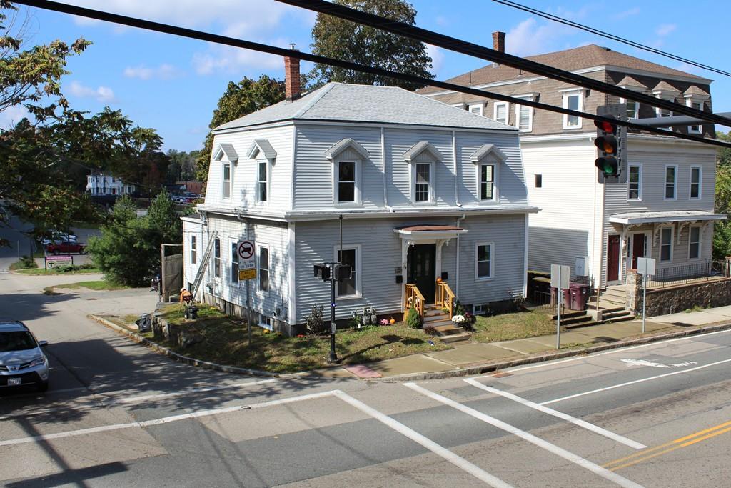 114 Commercial St - Photo 1