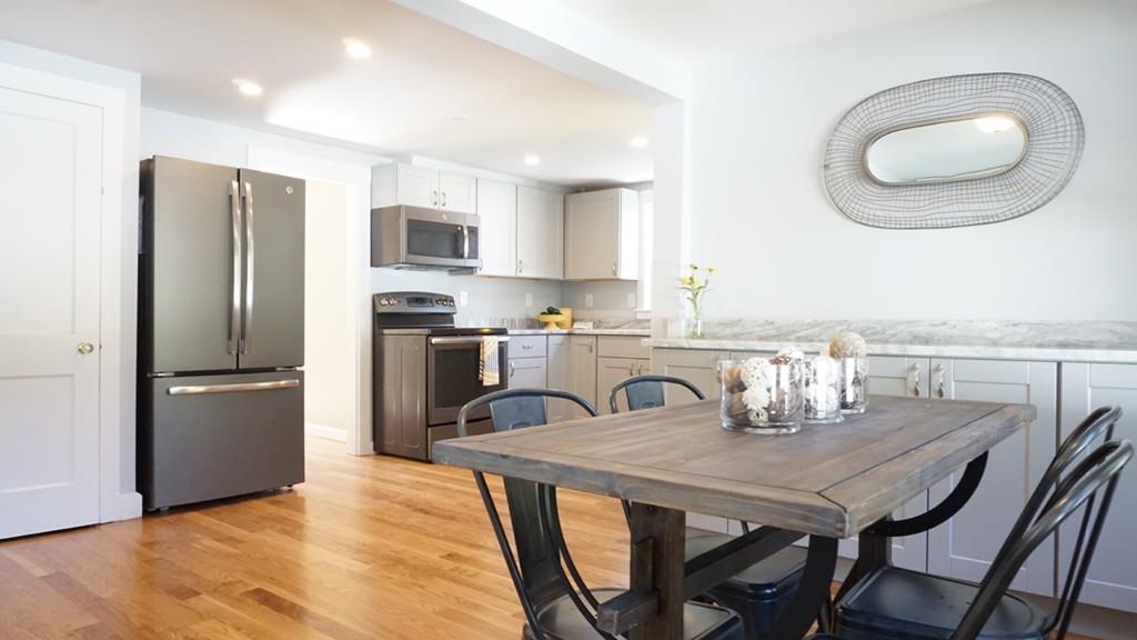 56 E Division - Photo 1