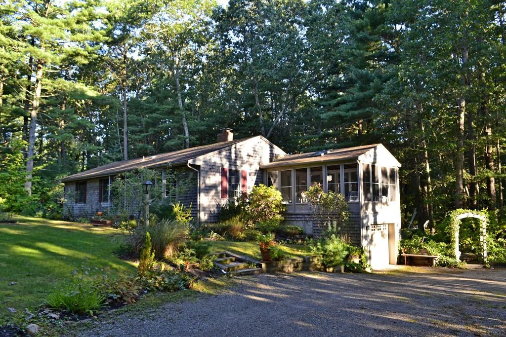 16 Old Meetinghouse Rd - Photo 1
