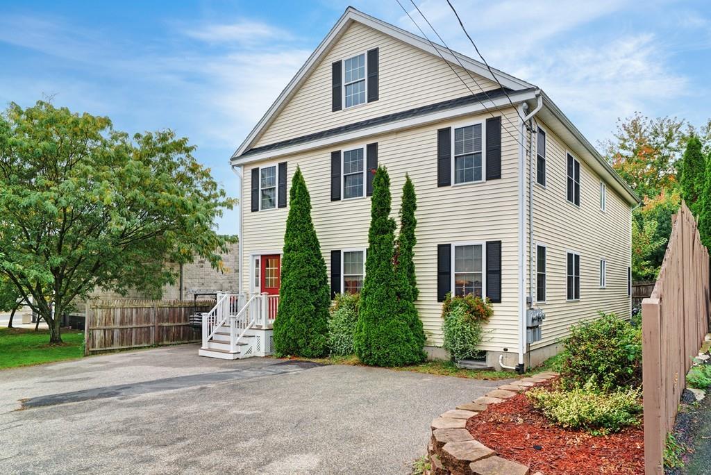 219 Wilson St - Photo 1
