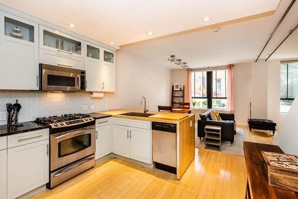 251 Heath St - Photo 1