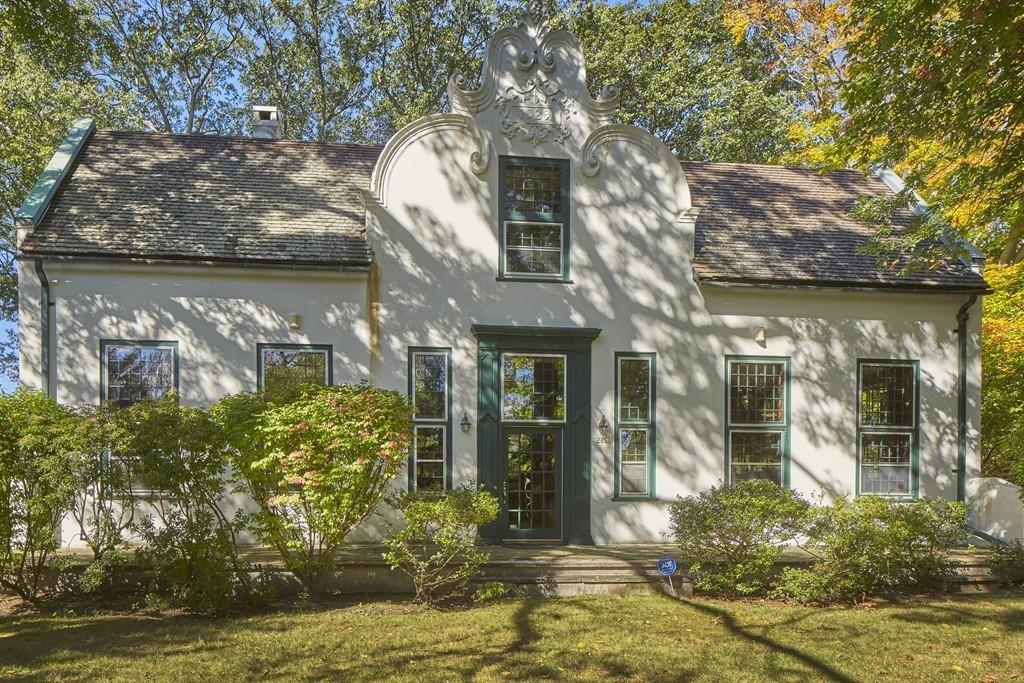 285 Goddard Ave - Photo 1