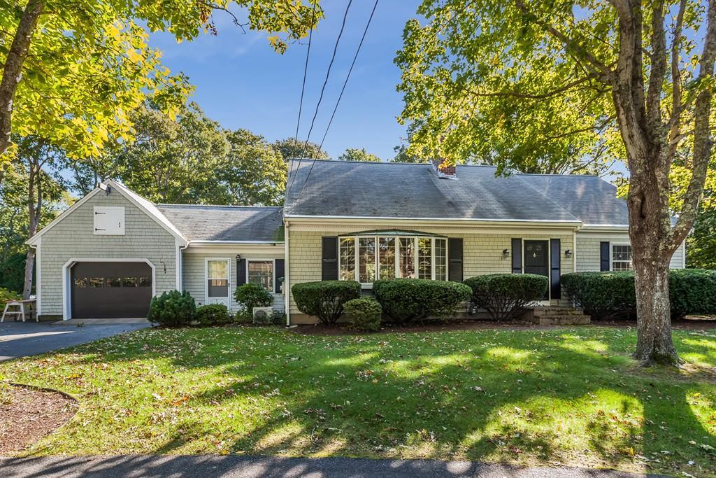 317 Menauhant Rd - Photo 1