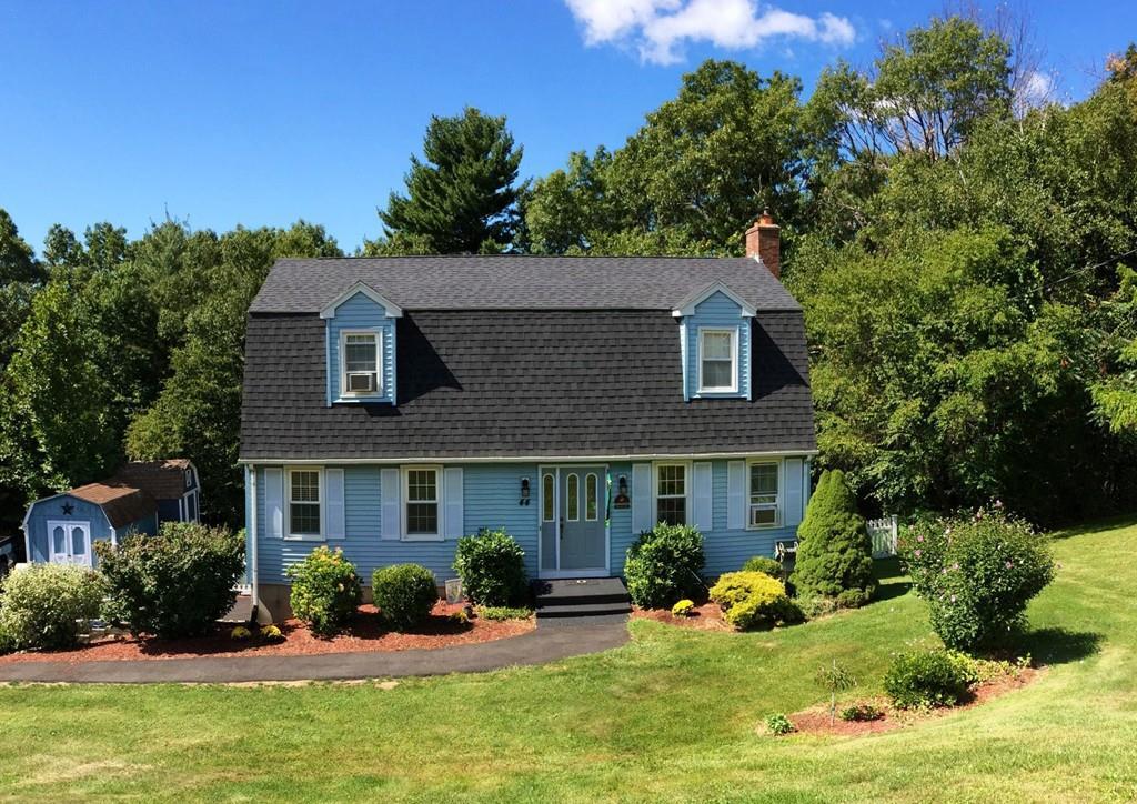 44 Susan Dr - Photo 1