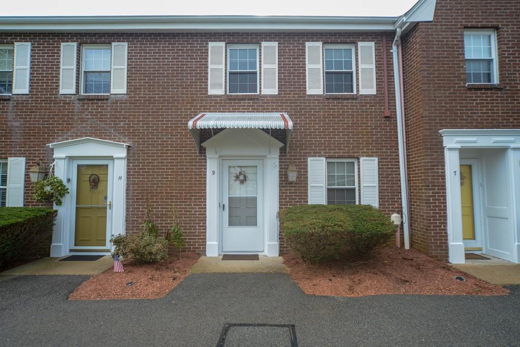 9 Patricia Dr - Photo 1