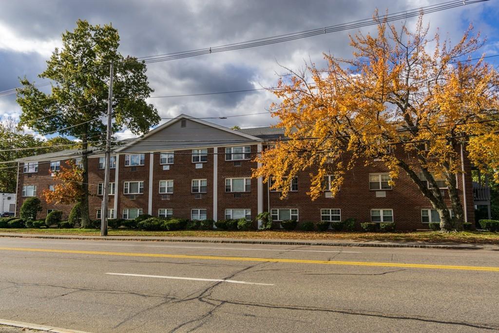 270 Main St - Photo 1
