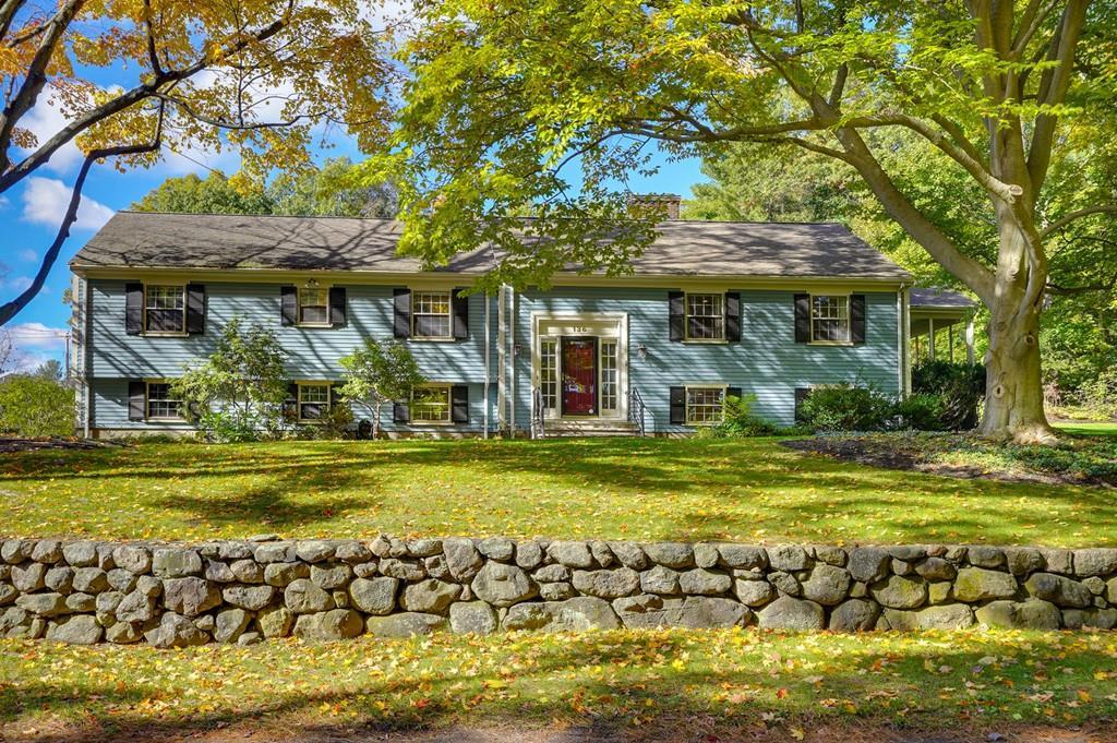 136 Benvenue St - Photo 1