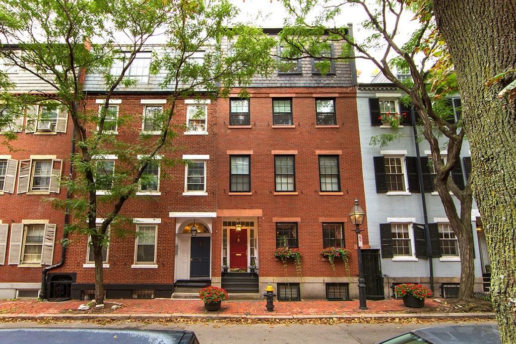 10 Melrose St - Photo 1