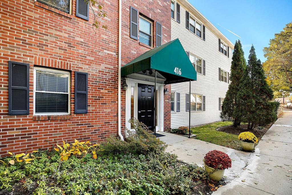 416 Grove St - Photo 1