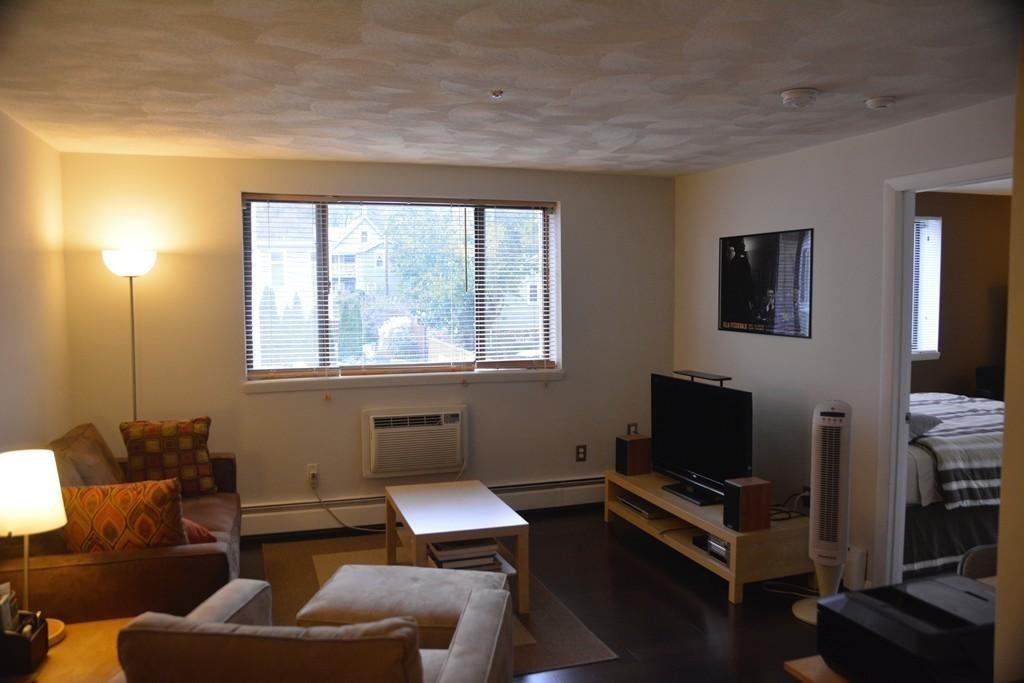 25 Linden Ave - Photo 1