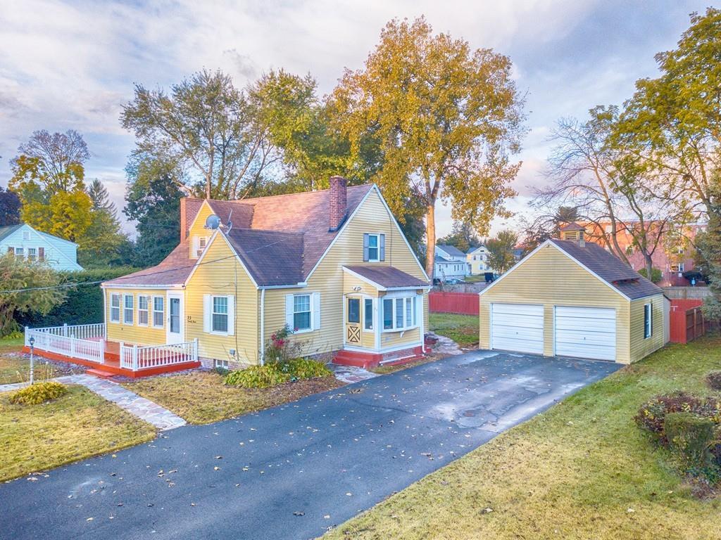 23 Lindbergh Boulevard - Photo 1