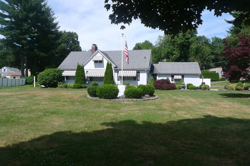 1070 Parker St - Photo 1