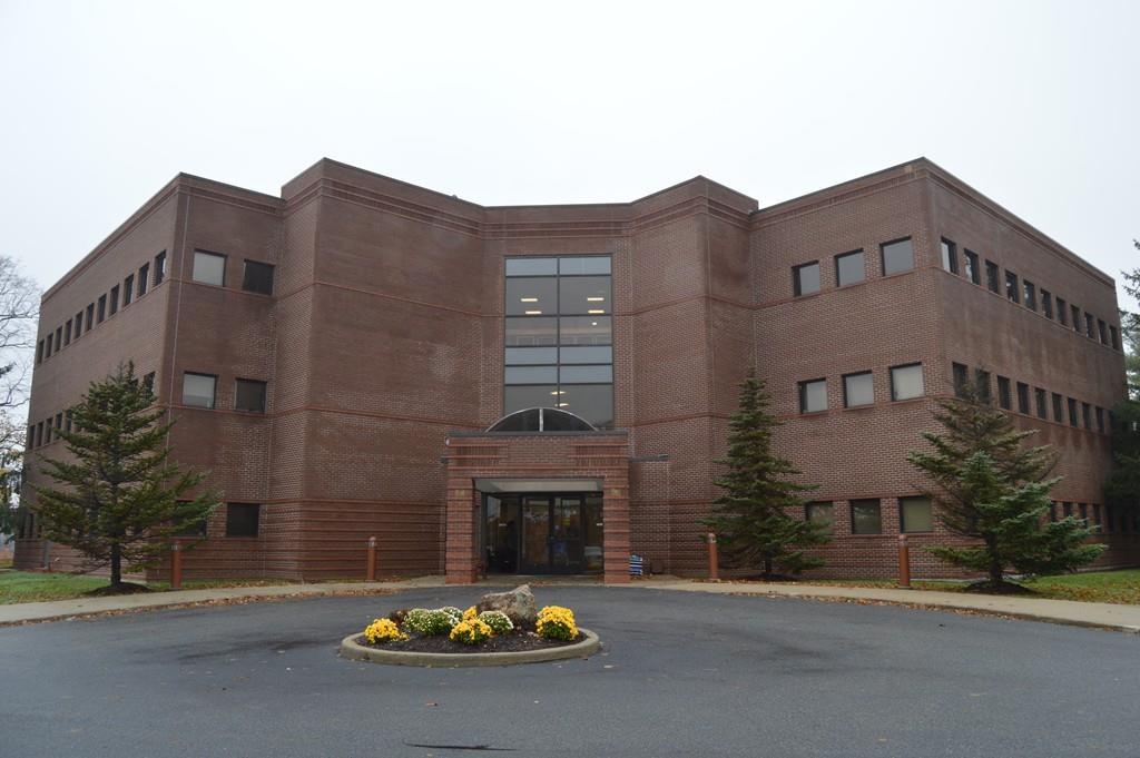 60 East St - Photo 1