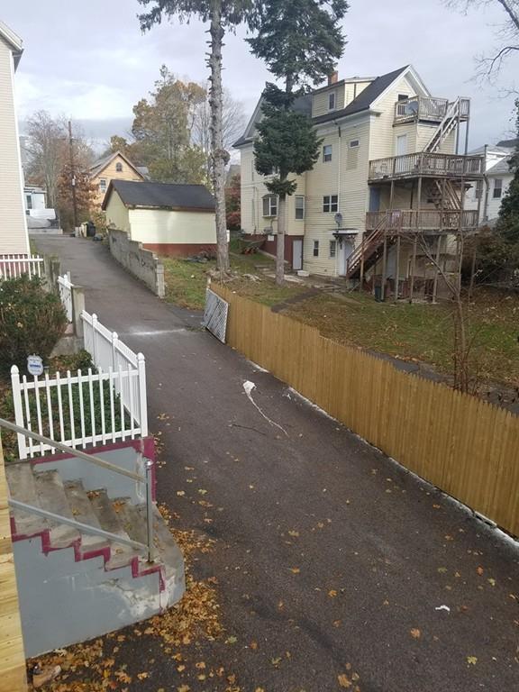 134 Bartlett - Photo 1