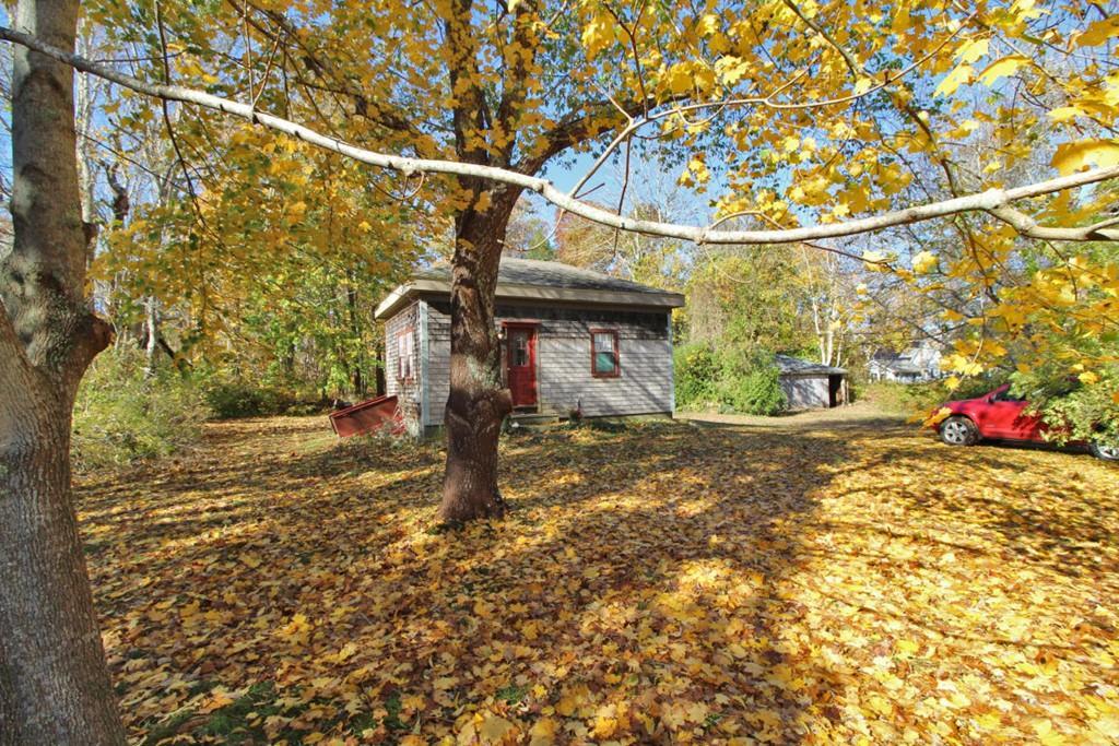 37 Railroad Ave - Photo 1