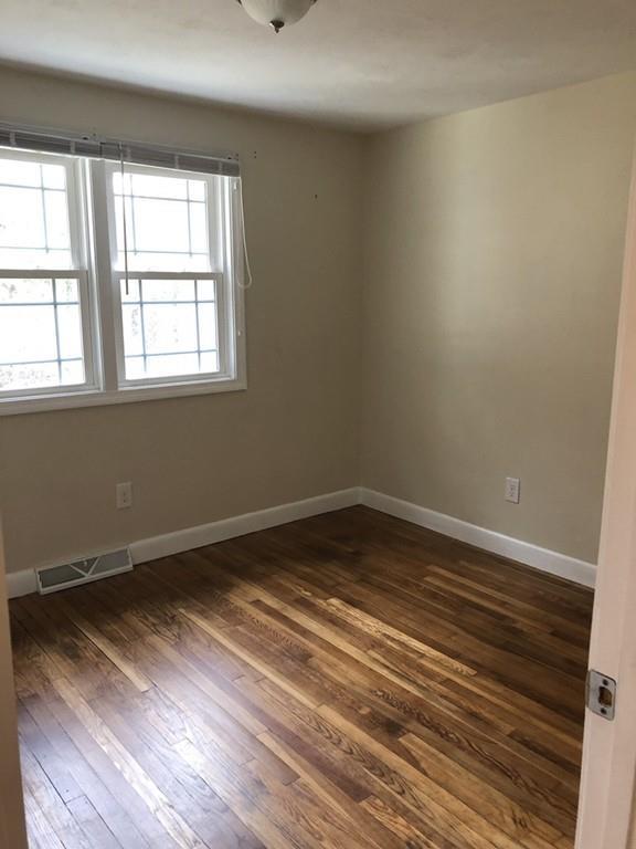 142 Bedford St - Photo 1