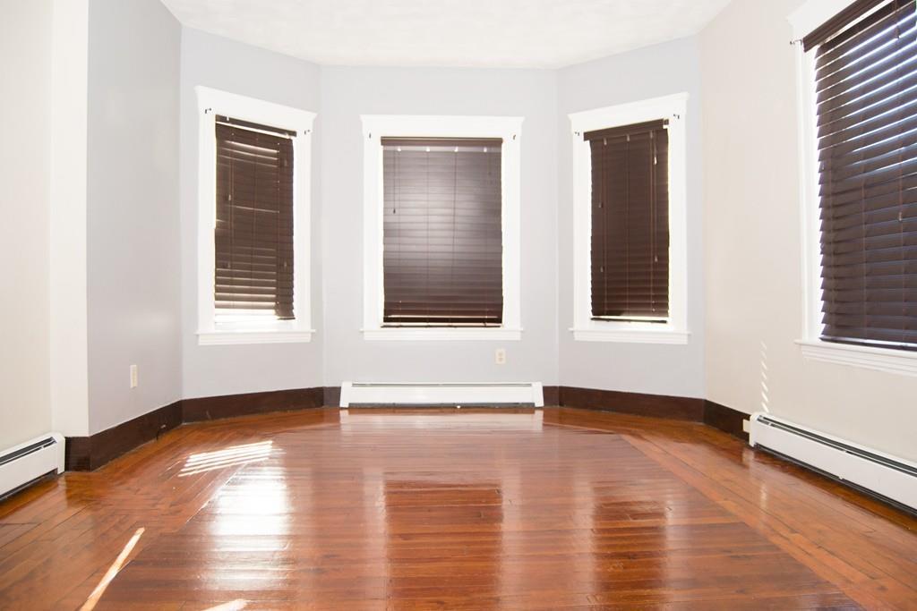 10 Lawnfair St - Photo 1