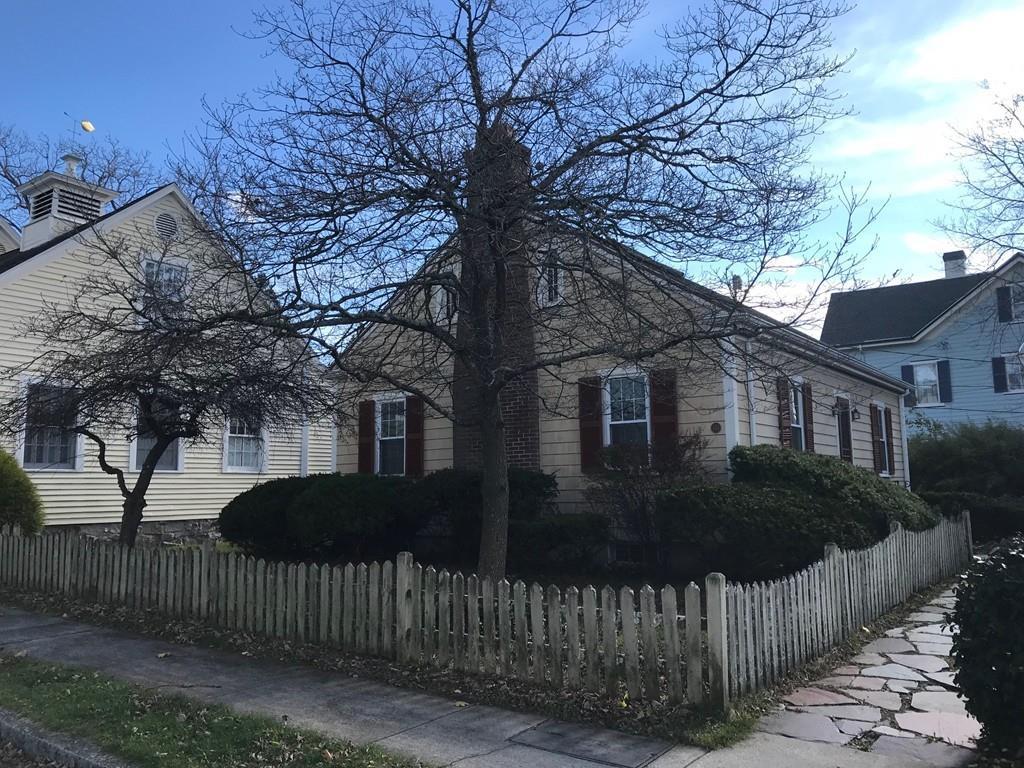 114 East Clinton St - Photo 1