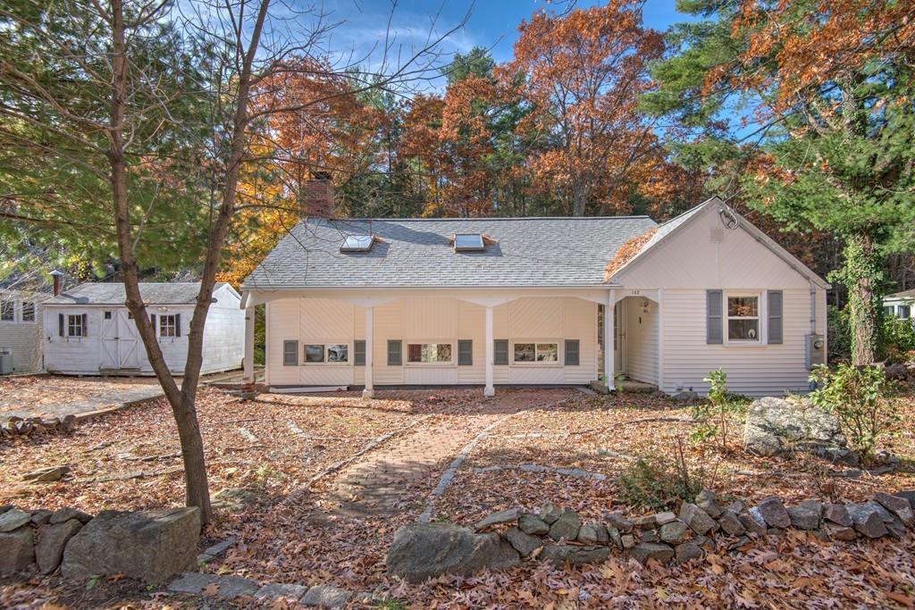 142 Pine St - Photo 1