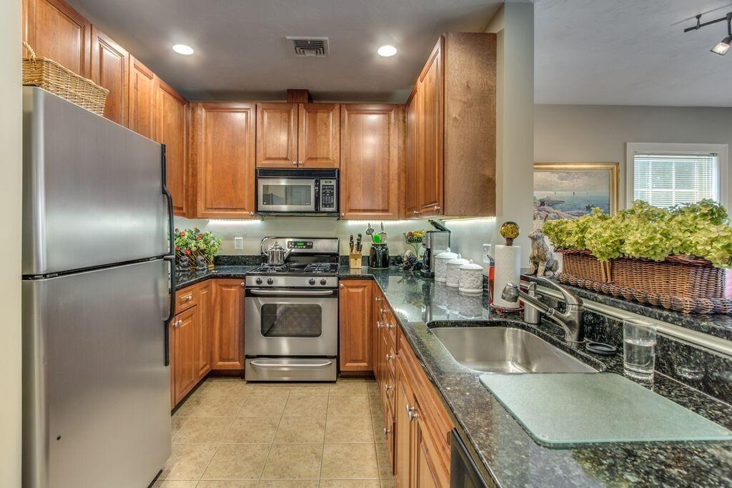64 Hastings St - Photo 1