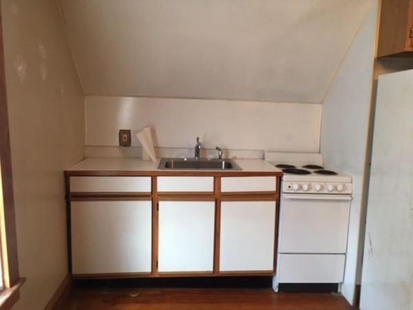 32 Barnum St - Photo 1