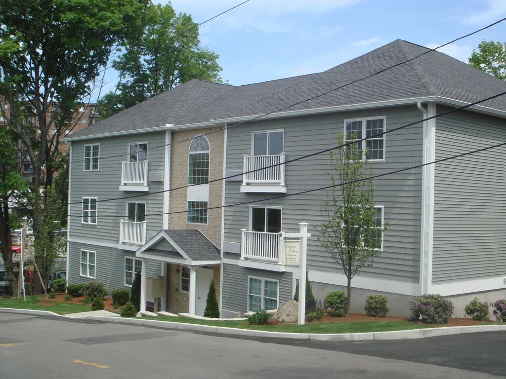 109 California Avenue - Photo 1